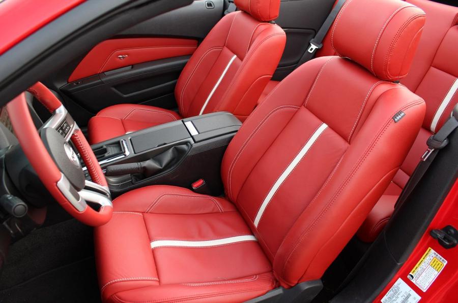  Ford Mustang GT Convertible 2013 года  (фото 25 из 65)